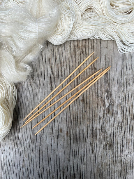 Double Pointed Bamboo Knitting needles Clover - Prosper Yarn