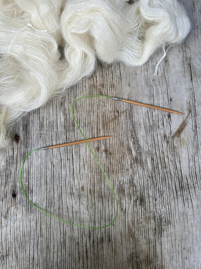 Fixed Circular Bamboo Hiya Hiya Knitting Needles - Prosper Yarn