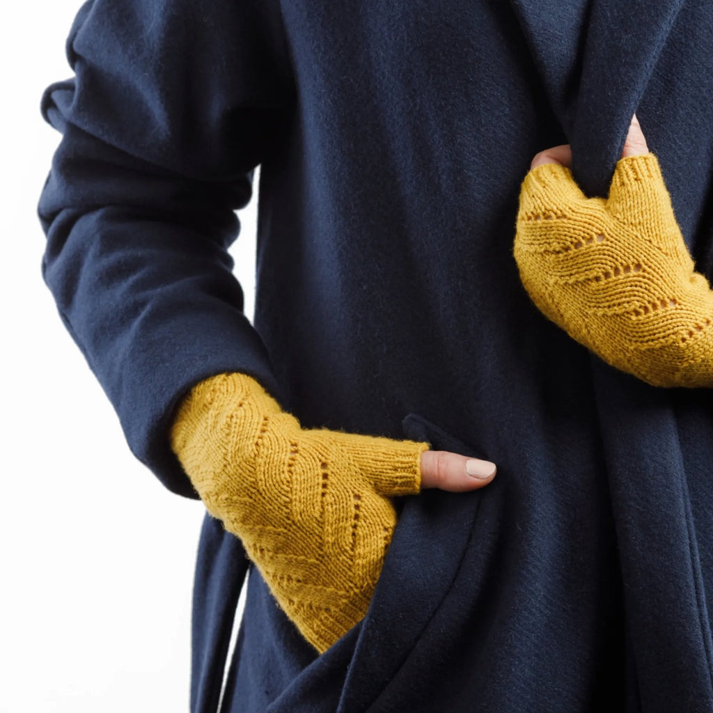 Albiza Gloves knitting pattern - Purl foundry - Prosper Yarn