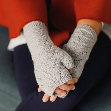 Mini Albiza Gloves knitting pattern - Purl foundry - Prosper Yarn